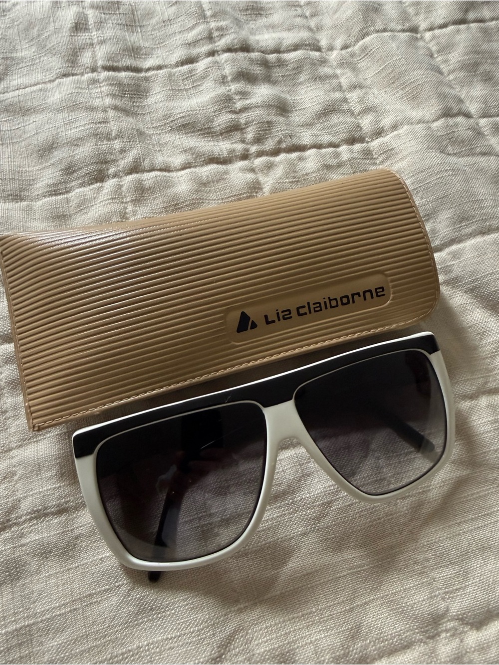 VINTAGE- Liz Claiborne Sunglasses